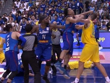 Σε ρινγκ μετατράπηκε ο αγώνας Φιλιππίνες-Αυστραλία (βίντεο)